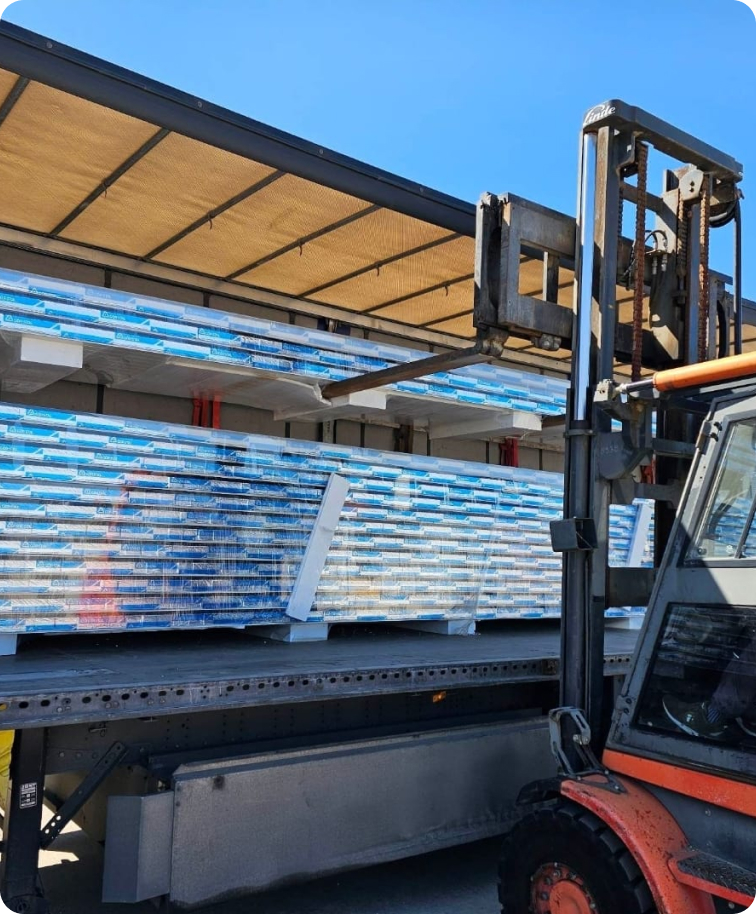 Sandwich plokščių pakrovimas į transportą